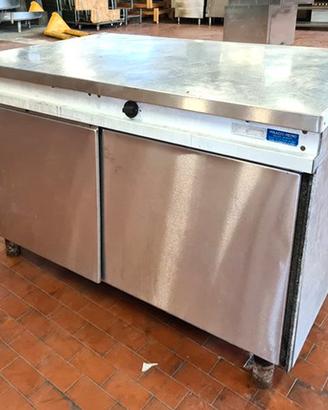 tavolo inox armadiato a isola usato