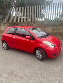 TOYOTA YARIS UNICO PROPRIETARIO