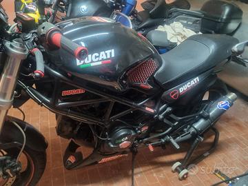 Ducati Monster 620 dark
