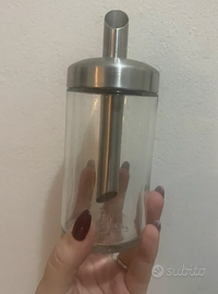 Barattolo con beccuccio