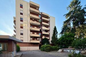 2 LOCALI A RENDE