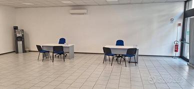 Postazioni complete con 2 scrivanie