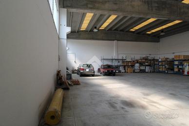 CAPANNONE A POMPIANO