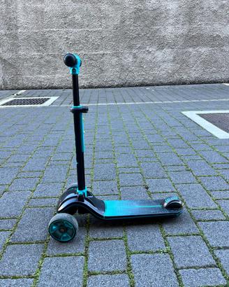 Monopattino tre ruote