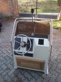 Boston Whaler Montauk consolle e sedile