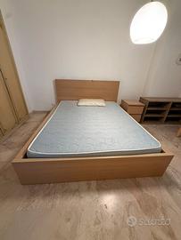 Letto + arredamento vario