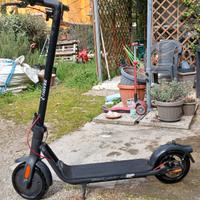 monopattino navee 40