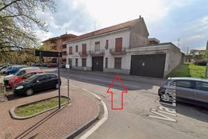 Palazzo / Stabile di 920 m² con più di 5 locali a 