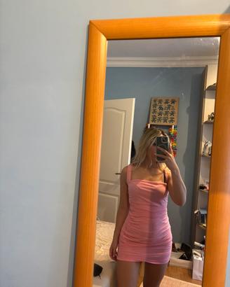 Minidress rosa arricciato a tubino
