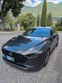 Mazda 3 2.0L e-Skyactiv-G M Hybrid Executive