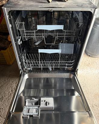 Lavastoviglie smeg