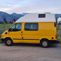 Westfalia nugget tetto alto su Ford transit