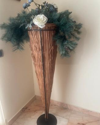 Cono in vinini con base
