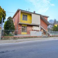 BIFAMILIARE CON GIARDINO PRIVATO