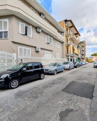 2 LOCALI A MELITO DI NAPOLI