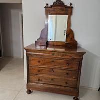 Cassettone piu' specchiera