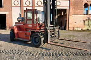 Carrello elevatore Kalmar modello DC 12 600