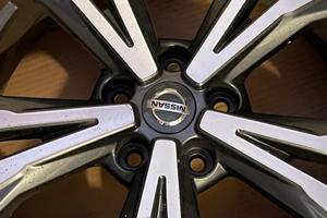 Ruote macchina Nissan