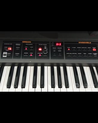Piano roland VR combo 700
