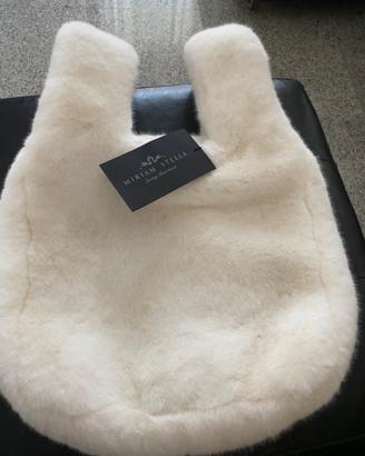 Borsa a mano Miriam Stella in ecopelliccia bianca