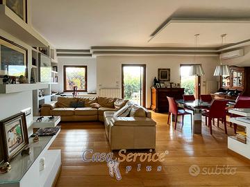 Ampia abitazione al piano rialzato con giardino