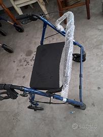 deambulatore con seduta 