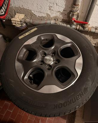 Cerchi originali Jeep con gomme estive