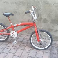 Bici BMX con manubrio 360°