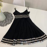 Vestito con bretelle e paliettes