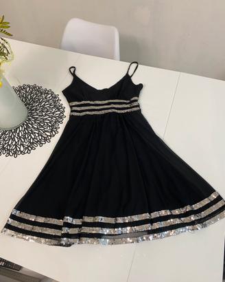 Vestito con bretelle e paliettes