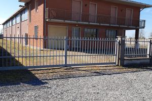 Capannone + abitazione attigua ammobiliata