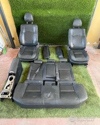 Toyota Avensis 2013 Tappezzeria completa