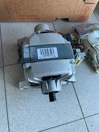 Motore  lavatrice Hoover modello VHD 33 5104ZD-30
