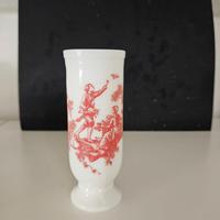 Vasetto bianco con decori rossi