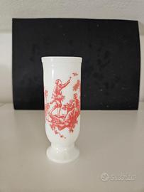 Vasetto bianco con decori rossi