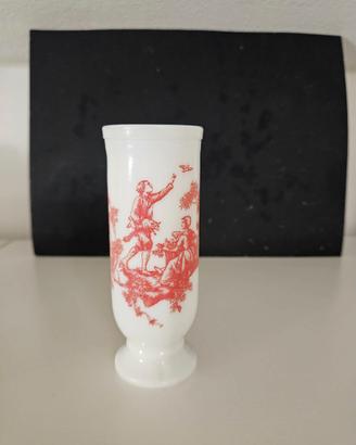 Vasetto bianco con decori rossi