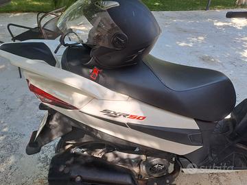 Scooter Aprilia SXR 50 anno 2024