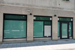 Ampio locale commerciale vetrinato in centro