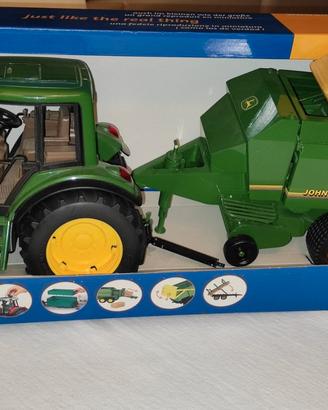 TRATTORE John Deere + IMBALLATRICE quadra. BRUDER