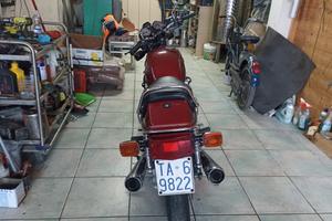 moto Suzuki GS 650 GT
