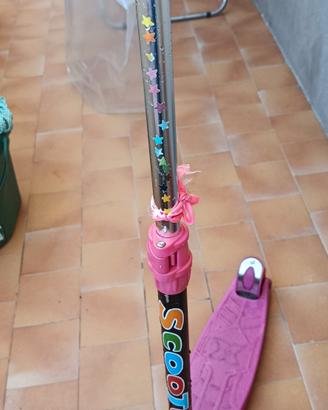 monopatino Barbie