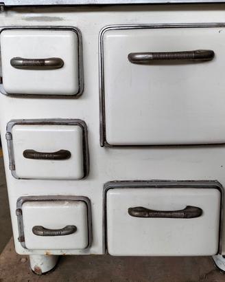 Stufa a legna con forno La Germania usata