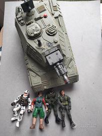 Carrarmato e Action figure The Corps