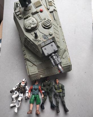 Carrarmato e Action figure The Corps