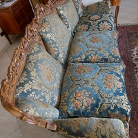 Divano e poltrone stile antico