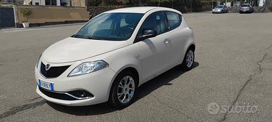 lancia ypsilon 1.3 multijet anno 2015 km 103 mila