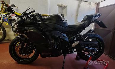 Kawasaki zx4r