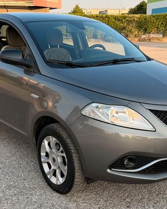 Lancia Ypsilon 0.9 TwinAir Metano Neopatentati