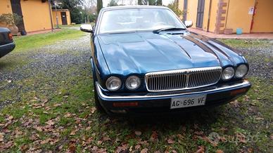 Jaguar xj6 daimler 4000