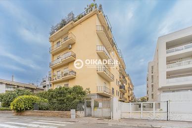 Ampio quadrivano con cortile privato - CAGLIARI
